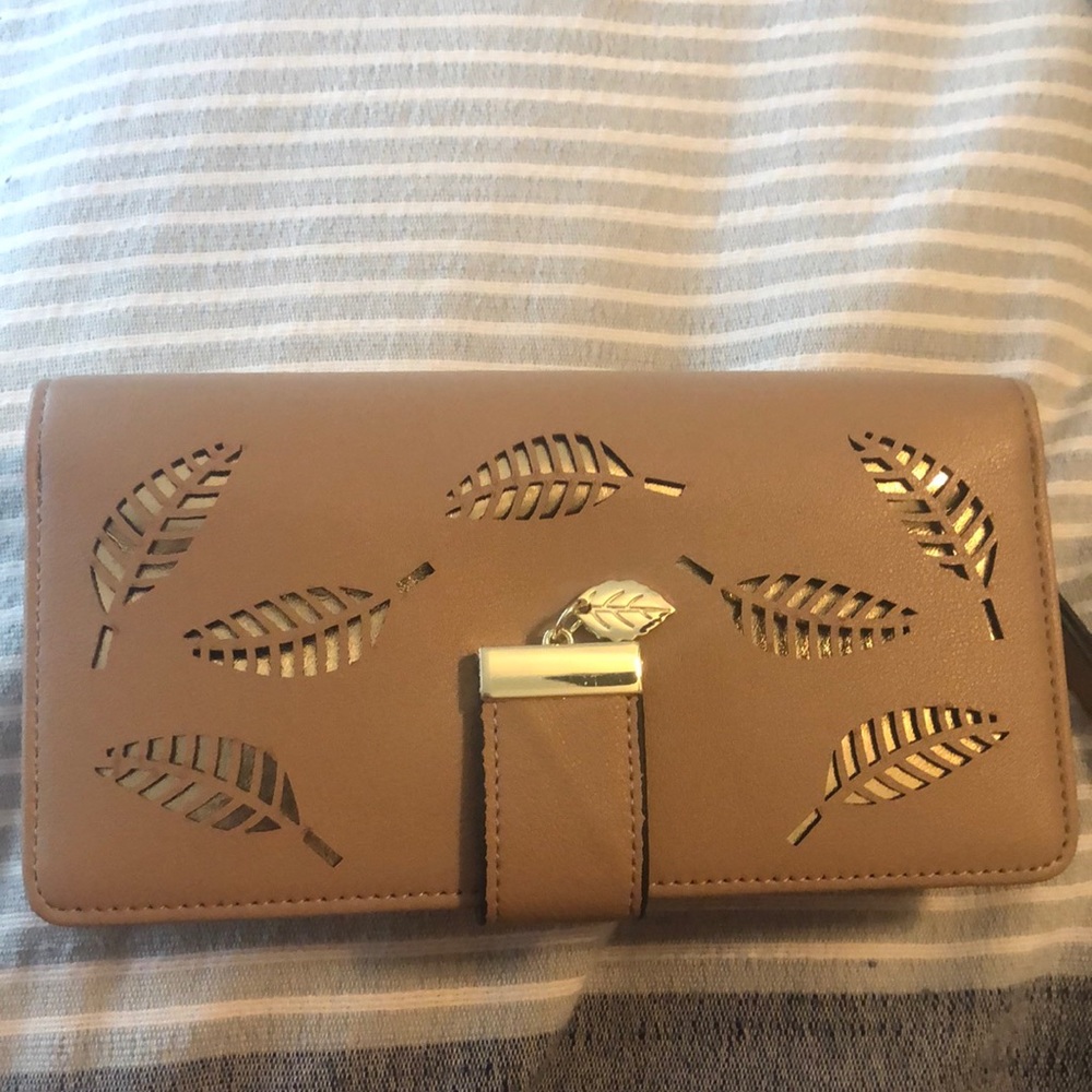NWOT Beige Wallet